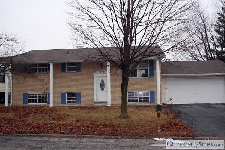 1st image of 300 Peach Ln