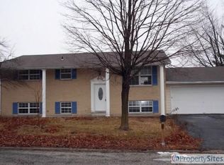 300 Peach Ln, New Baden, IL