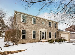291 Winding Creek Dr, Naperville, IL