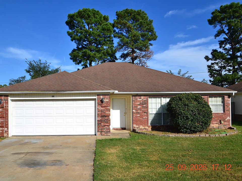 1st image of 800 SE 2nd St