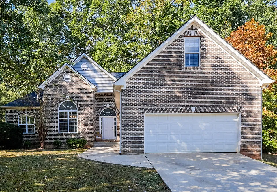 65 Stephanie Ln
