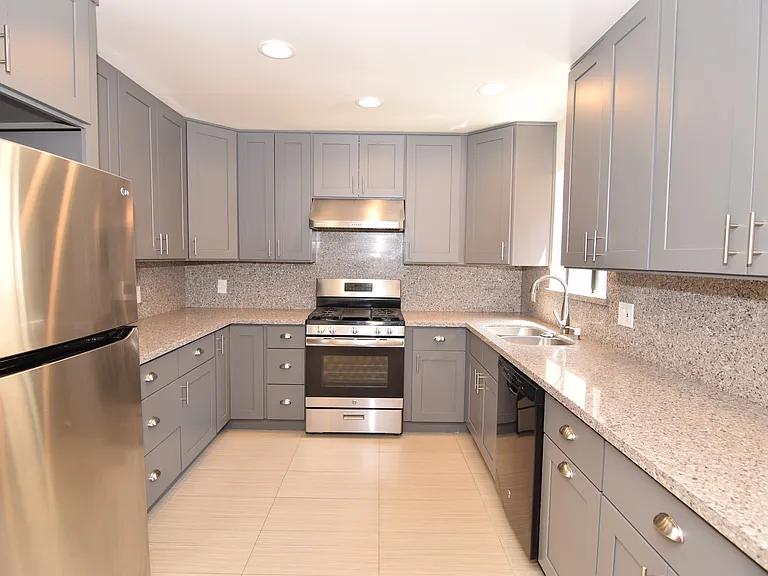 1295 Elm Ave #E — Photo 10
