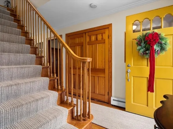 22 Highland St, Milford, MA 01757