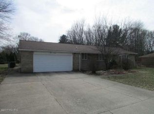 615 Ross Rd, Muskegon, MI 49441