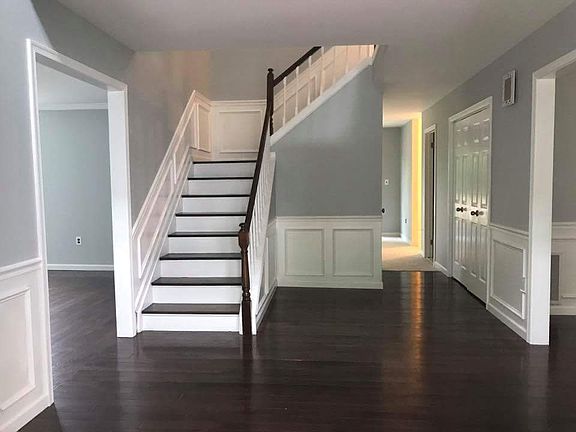 Magnificent Elegant Entrance