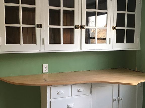4th image of 711 W Delavan Ave #3