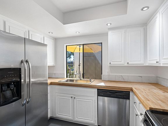 5th image of 649 N Majorca Cir