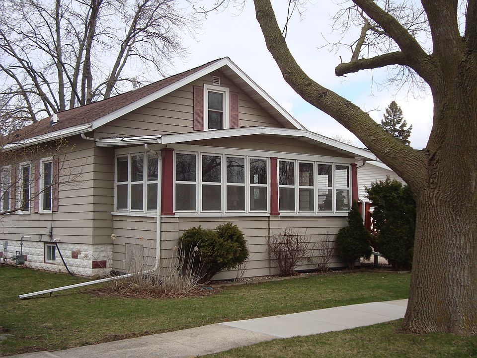 1st image of 391 Arlington Ave