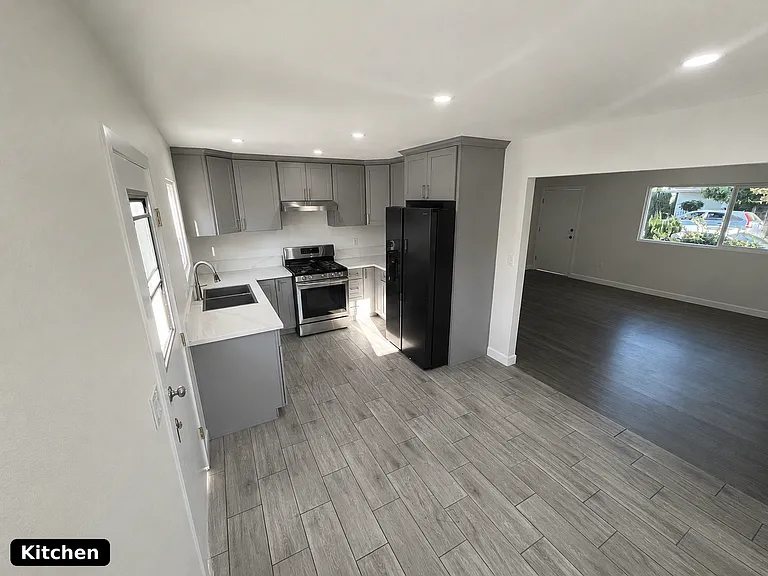 4729 Merced Ave — Photo 3