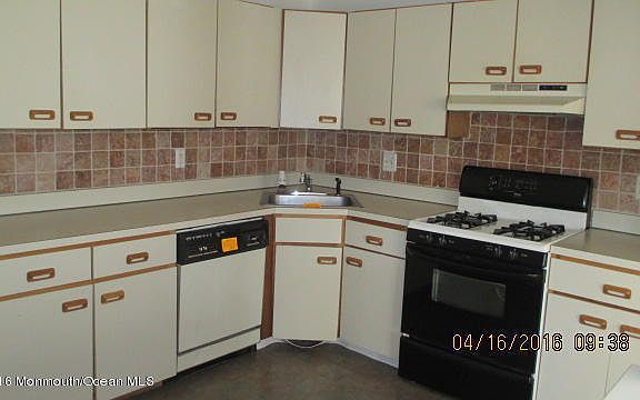 3rd image of 716-5 Zlotkin Cir