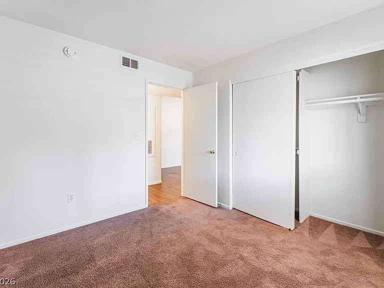 950 Seven Hills Dr #524 — Photo 26