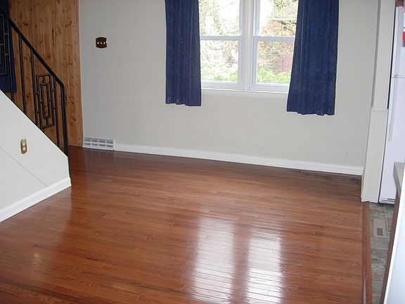 11 Hilbert Ct. Dining Room