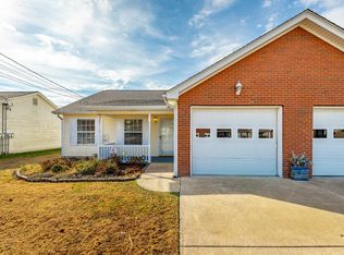 420 Flagstone Dr, Rossville, GA 30741