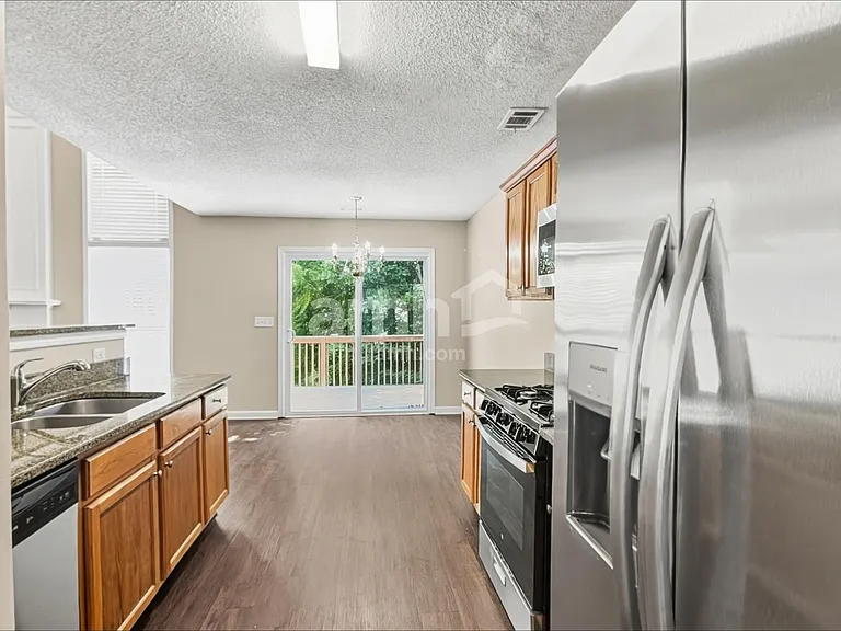 3450 Ridgefair Dr — Photo 4