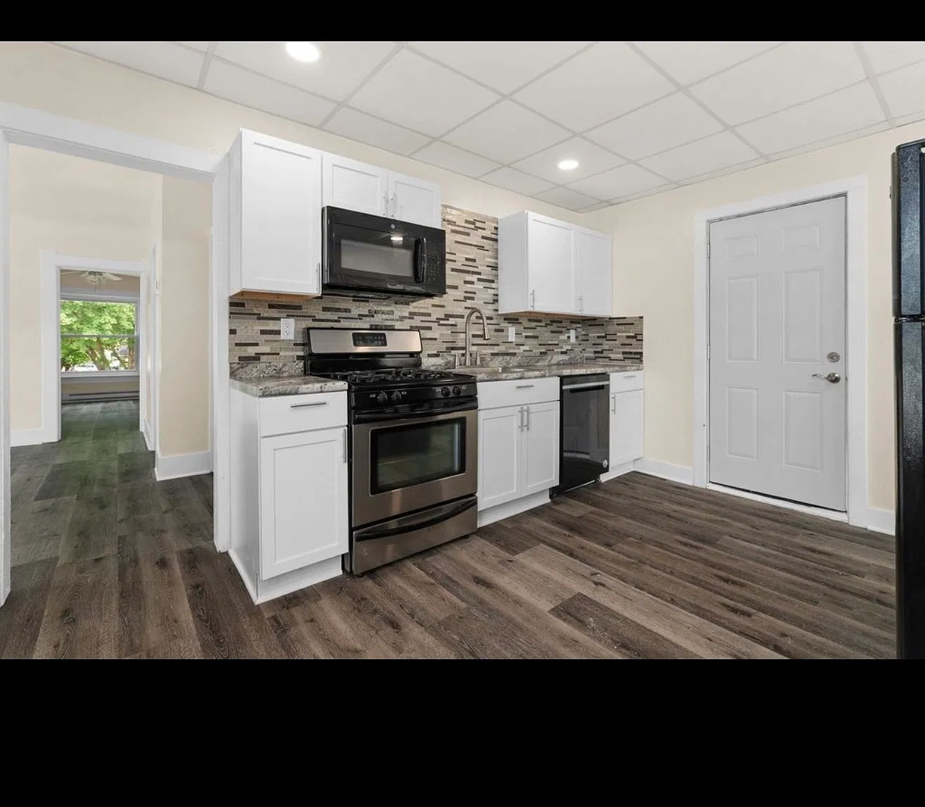 2 bed, 1100 sqft, $1,350 — Photo 4