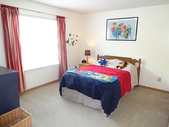 4th image of 8176 Reynoldswood Dr