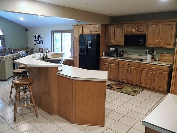 5th image of 630 Normandy Dr