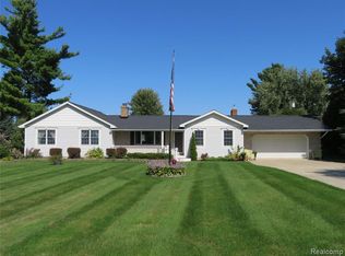 1068 Turrill Rd, Lapeer, MI 48446