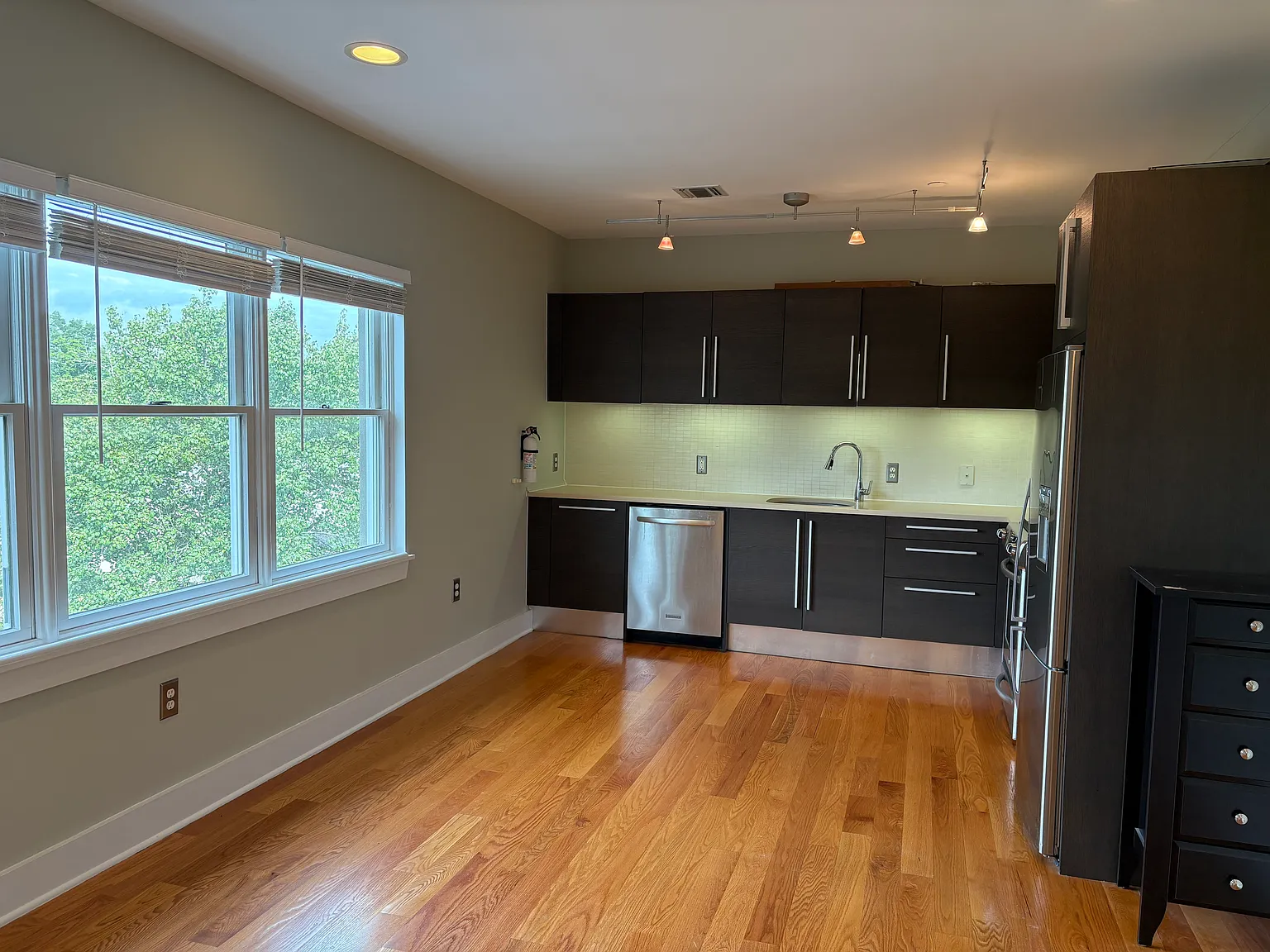 1 bed, $2,200 — Photo 2