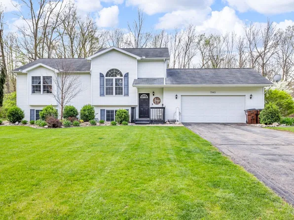 7945 Village Green Rd, Parma, MI 49269