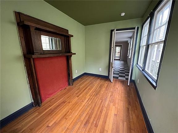 2nd image of 620A Gallier St