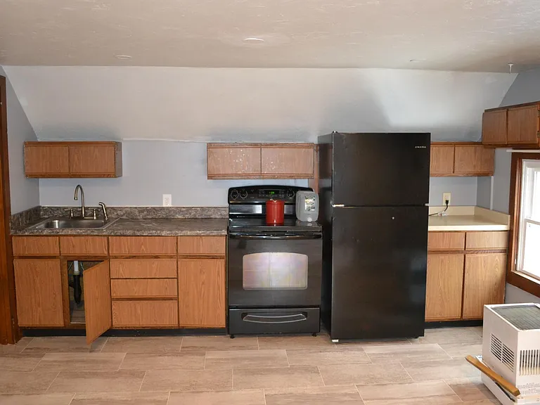31D Sutton Rd #D — Photo 2