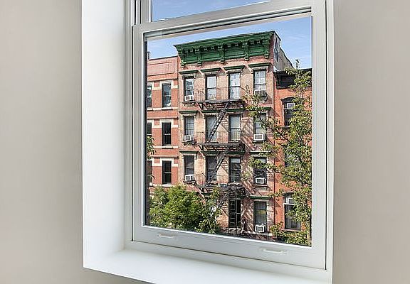 4th image of 34 Carmine St #3C