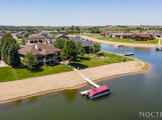 3219 Bay Shore Pl SE, Mandan, ND 58554