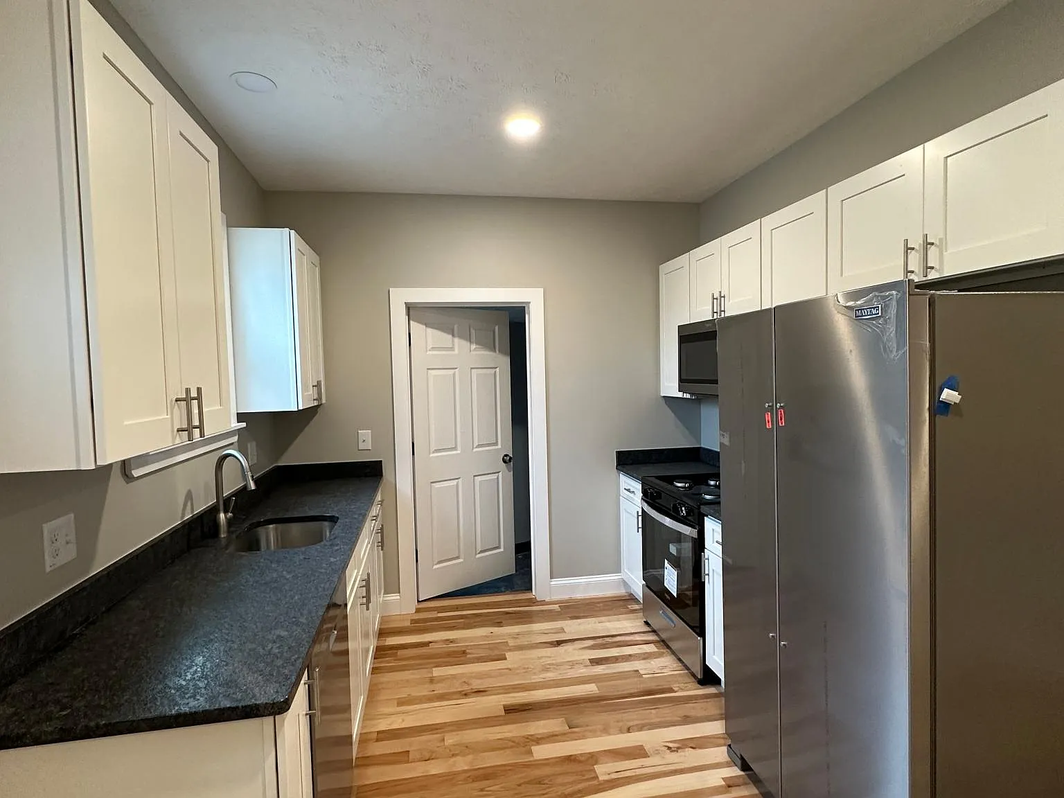 3 bed, 1600 sqft, $1,600 — Photo 3