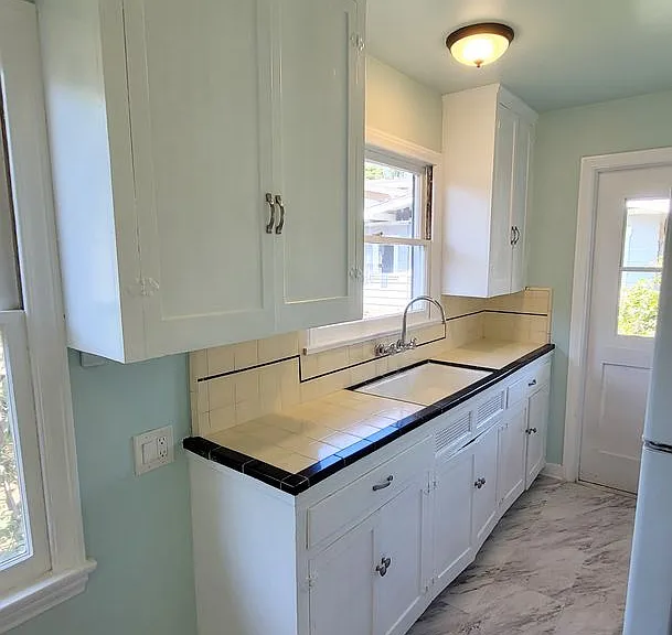 6213 S Bright Ave — Photo 7