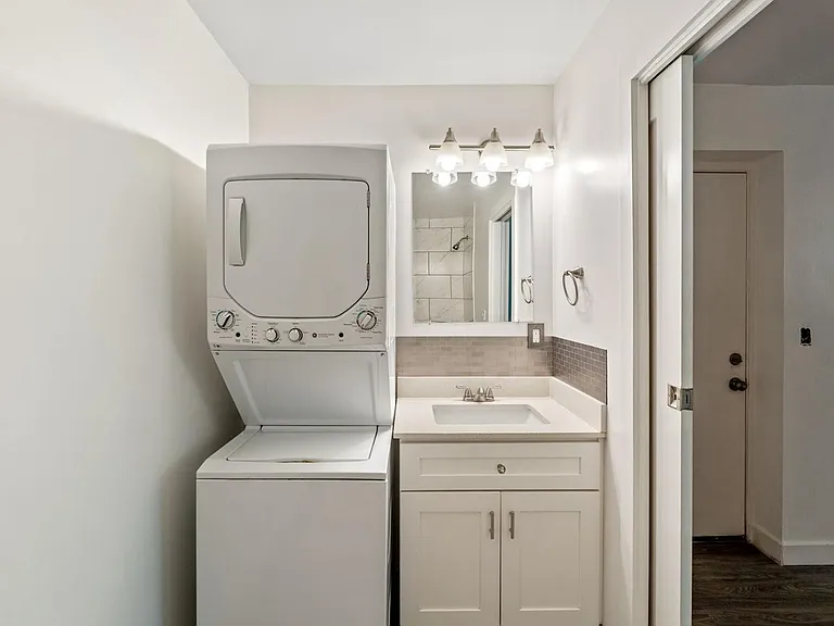 1707 N 18th St #B8 — Photo 11