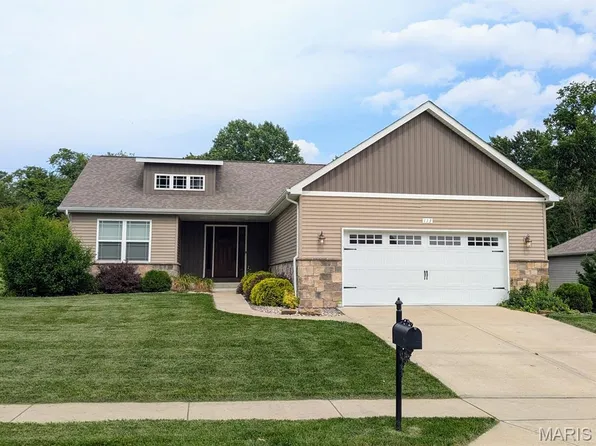 113 Red Pine Ct, Collinsville, IL 62234