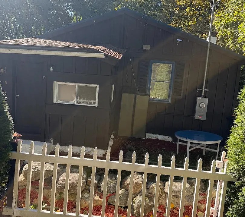 6 Crow Hill Rd