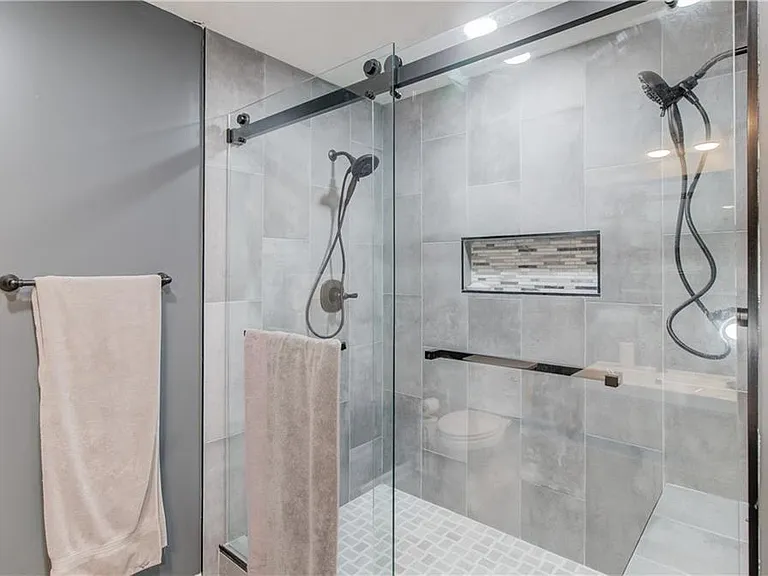 2230 Hawks Bluff Trl — Photo 18