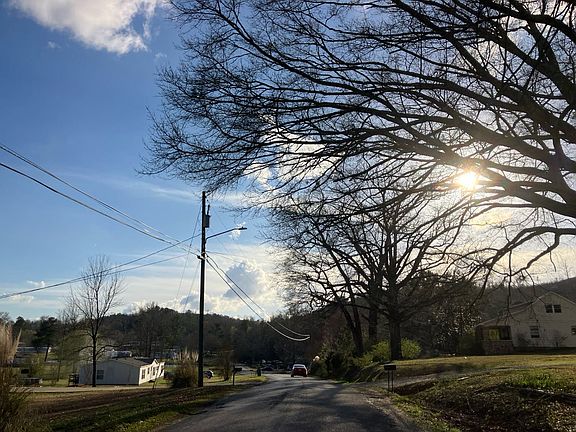 4th image of 215 Tidwell Hollow Rd