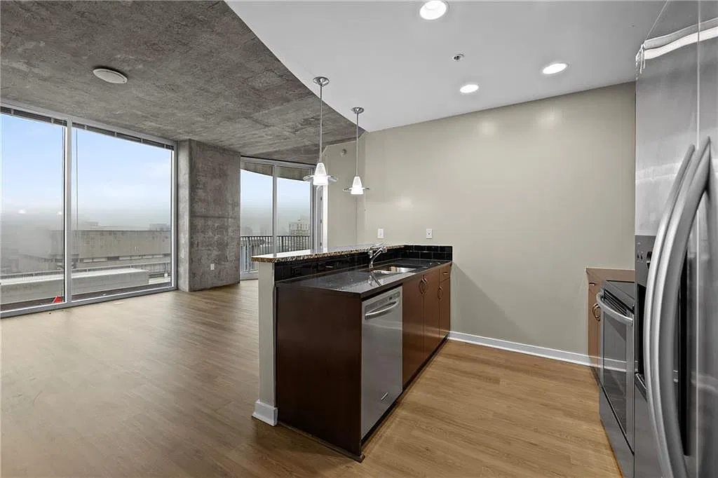 2 bed, 2.0 bath, 1075 sqft, $2,695 — Photo 2