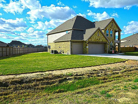 3rd image of 4008 Moray Dr