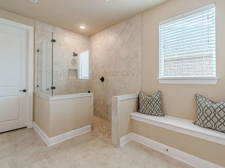 115 Laughing Pear Cv — Photo 28