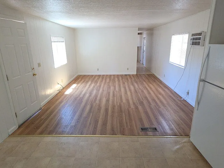 3327 Green Ave — Photo 4