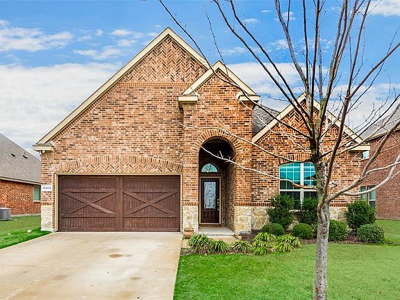 3rd image of 2404 Perdenales Dr