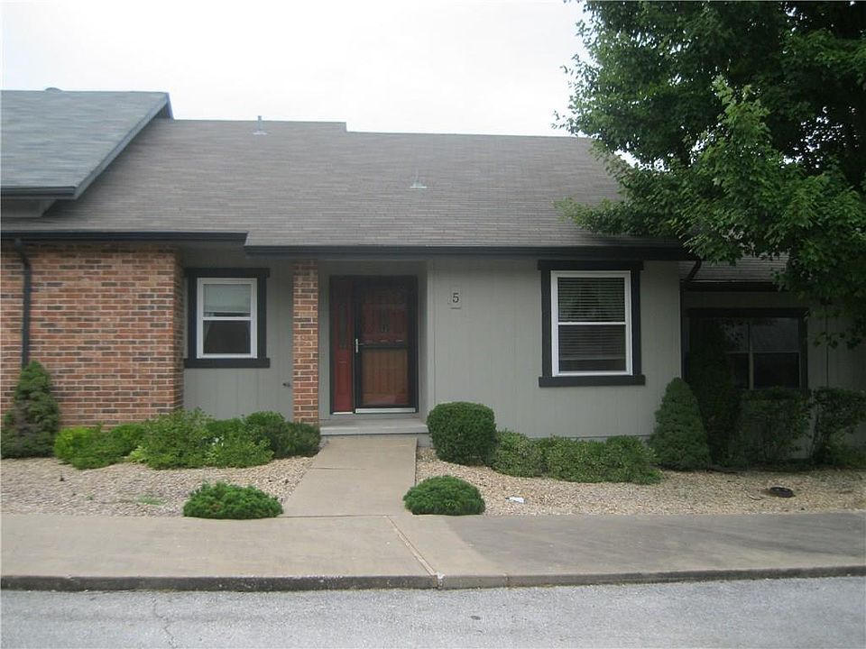 1st image of 5 Canova Ln