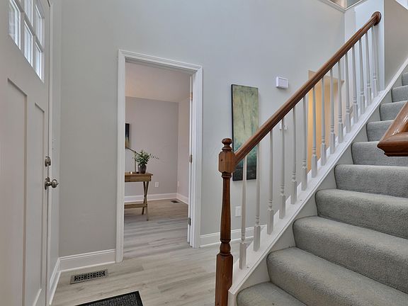 4th image of 4995 Hickory Grove Cir