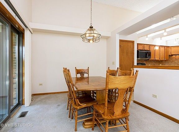 5th image of 843 S Dwyer Ave