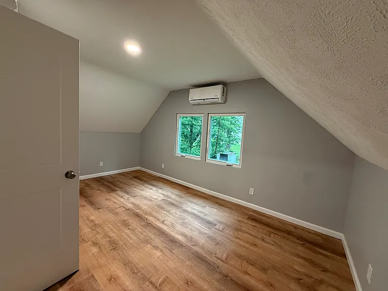 2914 Nicholas St — Photo 7