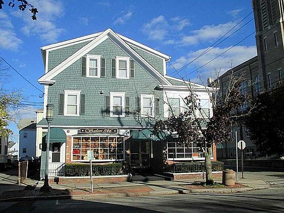 3rd image of 346 Wood St #1R