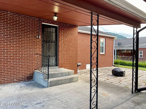 3rd image of 1807 Winchester Ave