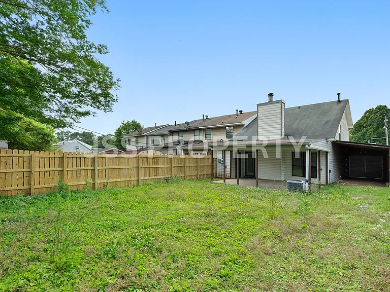2267 Cheshire Dr — Photo 29