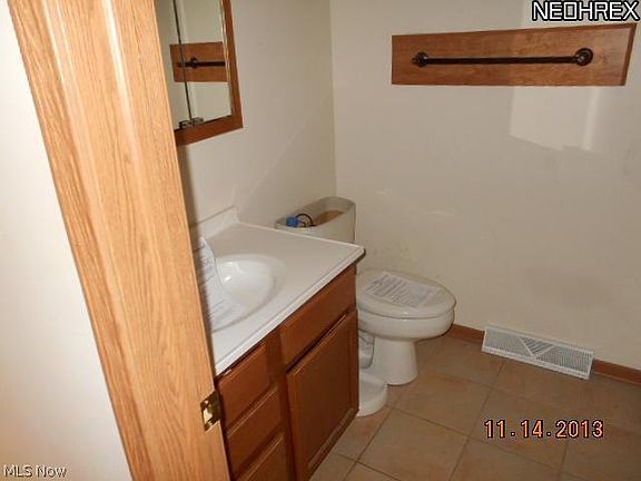 5th image of 192 Robinson Ave