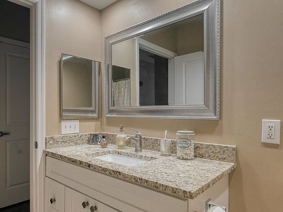 4th image of 1790 Drayton Park Ct