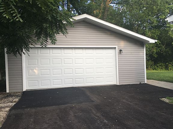 2 car detached garage